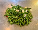 Foto langkah ke 2 dari resep Cah Kacang Panjang.