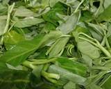 Foto langkah ke 1 dari resep Tumis Kangkung Sambal Embe.