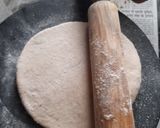 A picture of step 4 of Aalo stuff paratha.