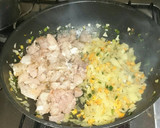 Foto del paso 2 de la receta: Sorrentinos de pescado, con salsa bolognesa de merluza