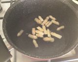 Foto del passaggio 2 della ricetta Filetto di vitello con crema di asparagi, e cipolla fritta
