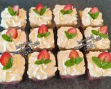 A picture of step 4 of 🍓🍨Individual Strawberry Trifle🍨🍓.