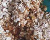A picture of step 2 of Apricot and pecan flapjack.