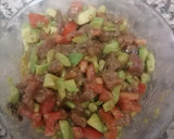 Foto del paso 2 de la receta: Tartar de atún, aguacate y tomate