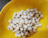 Foto del paso 4 de la receta: Potaje de Vigilia: Garbanzos con espinacas y bacalao