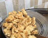 Foto langkah ke 2 dari resep Creamy Salted Egg Yolk Chicken.