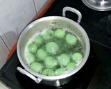 Foto langkah ke 4 dari resep Kue Klepon / Kue Malaka.