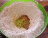 Foto del paso 1 de la receta: Bollitos dulces con pasas y nueces