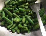 A picture of step 3 of Bhindi in Mustard Paste.