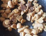 A picture of step 2 of Chilli Mushroom Pasta.