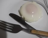 A picture of step 3 of Quickest Ladle egg Cooked in steam.