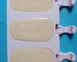 Foto langkah ke 3 dari resep Puding Popsicle Yogurt Strawberry.