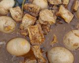 Foto langkah ke 4 dari resep Semur Telur Tahu.