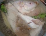 Foto langkah ke 3 dari resep Sop Ikan Daun Kelor.