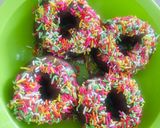 Foto langkah ke 9 dari resep Black Donuts.