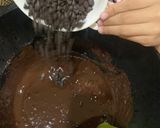 Gambar langkah 3 resipi Muffin Coklat.