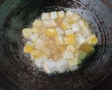 Foto langkah ke 2 dari resep Tumis Jamur Tiram Tahu Kuning.