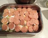 Lecsókolbis rakott krumpli recept fázis 1 fotója