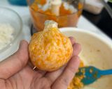 Hình bước làm 2 của món Cơm Nắm Bí Ma Halloween