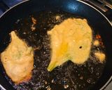 A picture of step 2 of Palak Pakore.