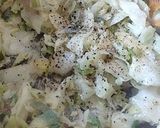 Foto del paso 3 de la receta: Ensalada Tibia de Repollo con Atún