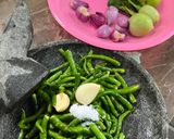 Foto langkah ke 3 dari resep Terong Udang Buncis Balado Hijau.