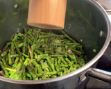 Foto del paso 2 de la receta: Crema fría de espárragos verdes con tomates secos