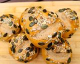 Magvas teljes kiőrlésű zsömle recept fázis 6 fotója