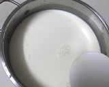 Hình bước làm 1 của món Sữa chua mềm dẻo phiên bản ủ khô