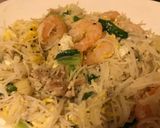 A picture of step 5 of Pork & Shrimps with Egg Rice Noodles.