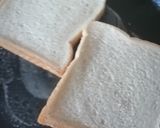 A picture of step 3 of Chilli cheese toast.