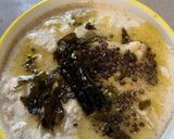 A picture of step 4 of Idli sambar with coconut chutney.