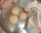 A picture of step 1 of Tandoori onion chapati.