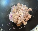 A picture of step 1 of Tuna Sisig.