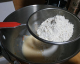 Foto del paso 5 de la receta: Bizcocho de yogur "a mi manera"