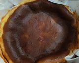 Foto langkah ke 6 dari resep Burnt Cheesecake.