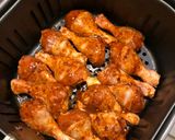 صورة لخطوة 3 من وصفة افخاذ الدجاج بتتبيلة العسل (بالقلاية الهوائية) 🍯🍗