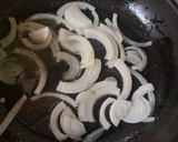 Foto del paso 2 de la receta: Calabacitas salteadas con queso parmesano