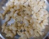A picture of step 1 of Macroni Bhel.