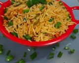 शेजवान फ्राइड राइस रेसिपी (schezwan fried rice recipe in marathi) रेसिपी स्टेप 4 फोटो 