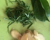 Hình bước làm 4 của món Gà kho gừng chuẩn vị Bắc