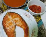 Foto del paso 3 de la receta: Salmón plancha con tomate y pimientos asados