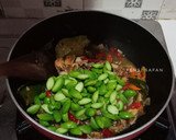 Foto langkah ke 5 dari resep Tumis Pete Cumi Asin.