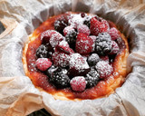 Foto del paso 12 de la receta: Tarta cremosa de queso con frutos rojos
