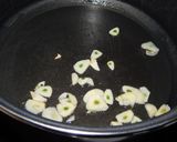Brokkolifőzelék recept fázis 2 fotója
