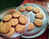 Foto langkah ke 7 dari resep Cookies Enting-enting Oatmeal Teflon 4 bahan #nooven #nomixer.