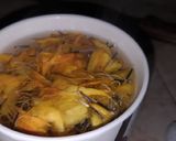Foto del paso 3 de la receta: Té frío de cempasúchil/canela