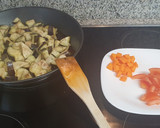 Foto del paso 3 de la receta: Berenjena con zanahoria y tomate