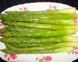 A picture of step 3 of Asparagus with Strawberry Dressing.