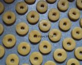 Foto langkah ke 4 dari resep Cookies Donat.